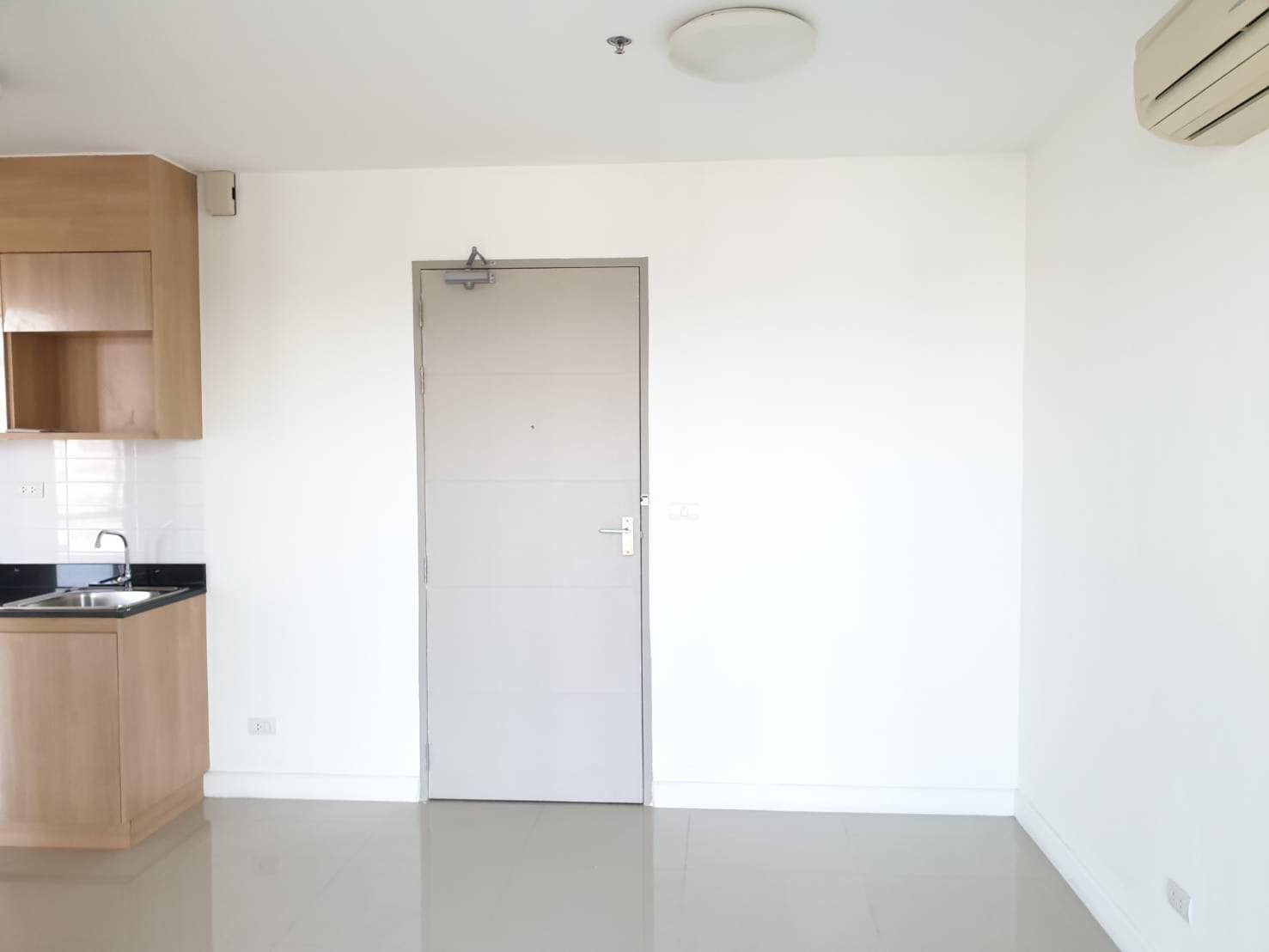 Ideo Blucove Sukhumvit - Image 1