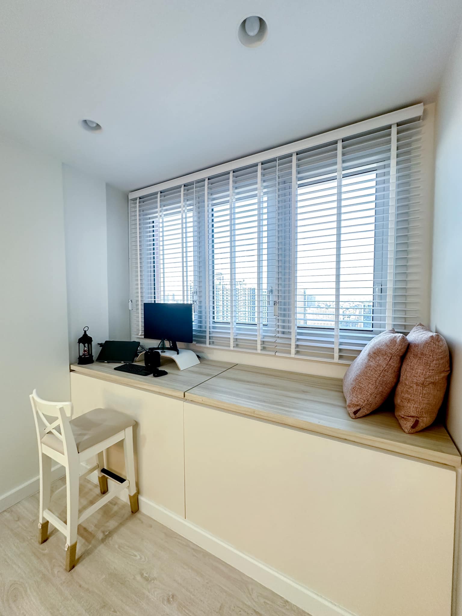 1 Bedroom Condo For Sale in Sam Sen Nok, Huai Khwang, Bangkok - Image 7