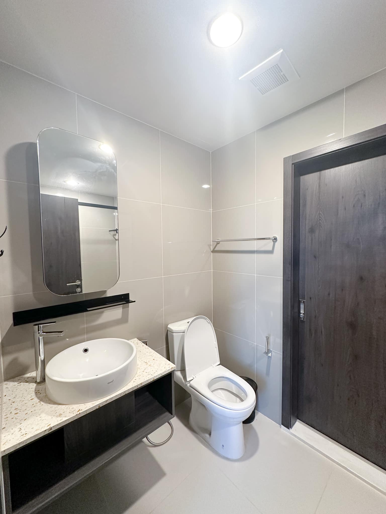 1 Bedroom Condo For Sale in Sam Sen Nok, Huai Khwang, Bangkok - Image 10