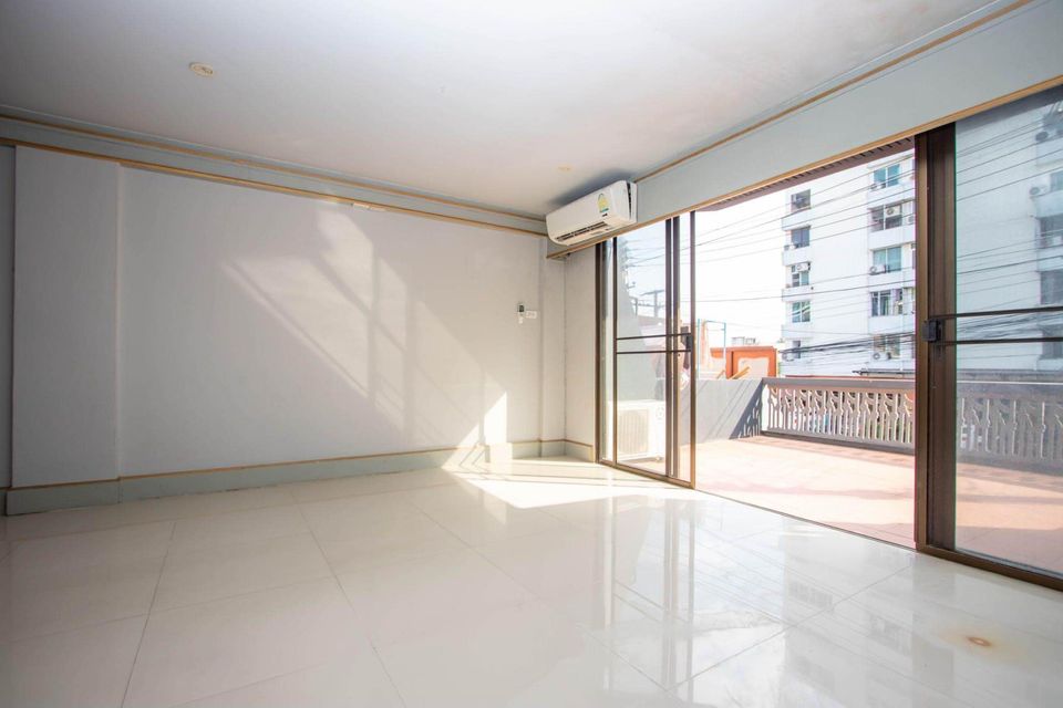 6 Bedroom Townhouse  in Suthep, Mueang Chiang Mai, Chiang Mai - Image 2