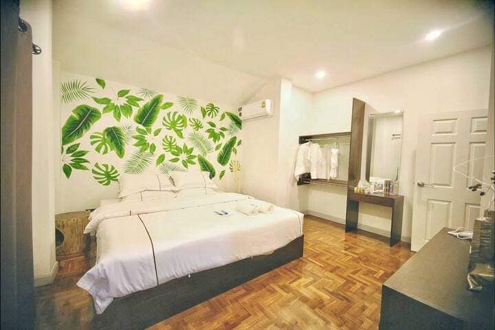 7 Bedroom House For Sale in San Phranet, San Sai, Chiang Mai - Image 12