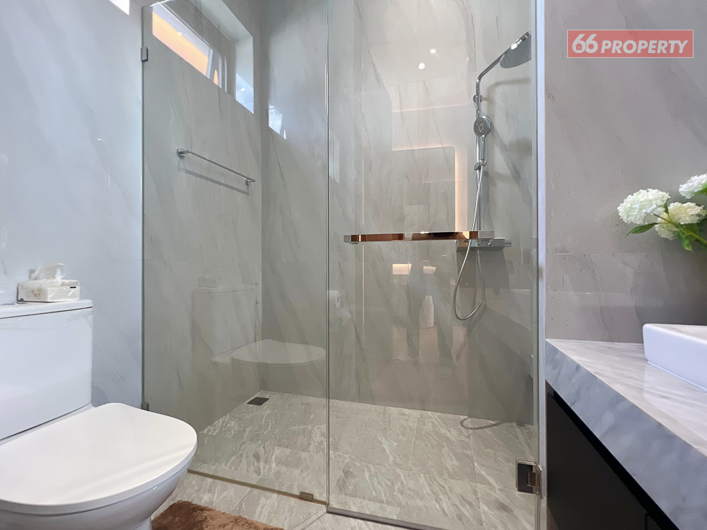 5 Bedroom House For Sale in Nong Khwai, Hang Dong, Chiang Mai - Image 22