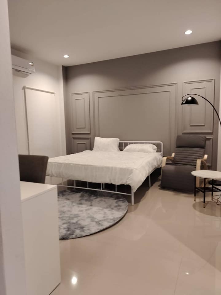5 Bedroom House For Sale in Chang Moi, Mueang Chiang Mai, Chiang Mai - Image 3