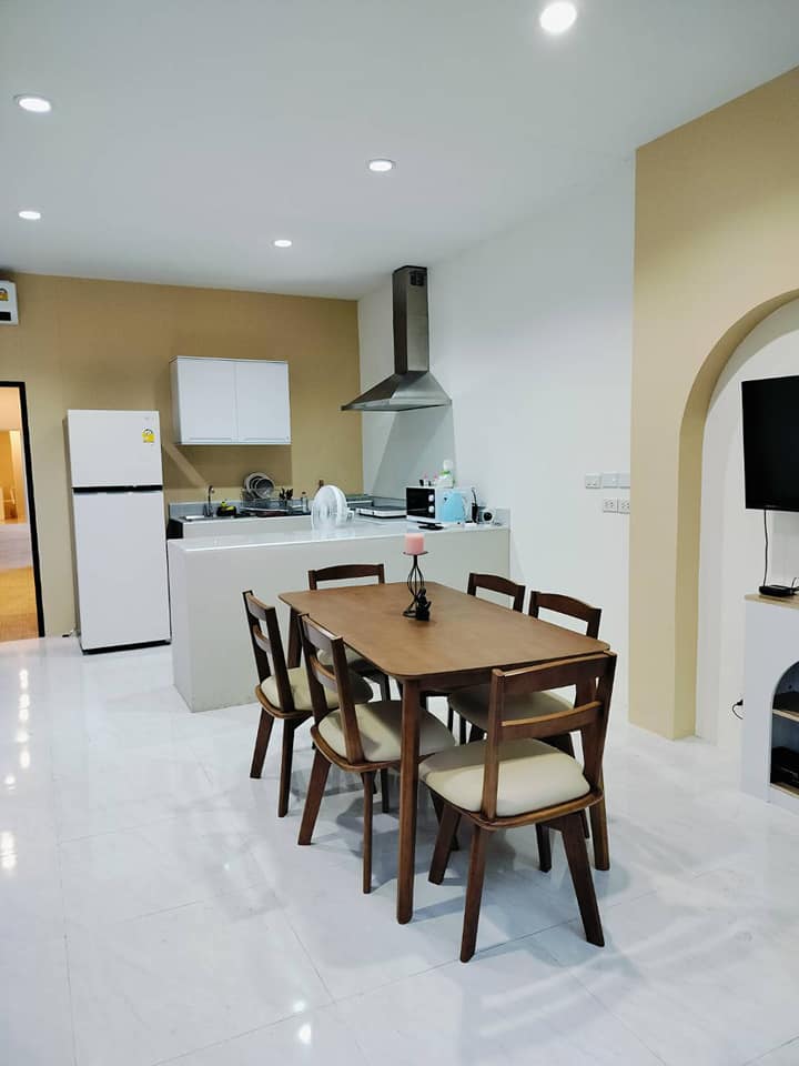 5 Bedroom House For Sale in Chang Moi, Mueang Chiang Mai, Chiang Mai - Image 2