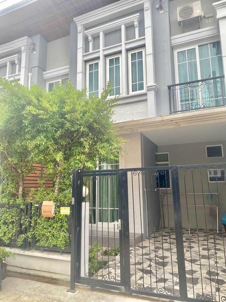 3 ห้องนอน ทาวน์เฮาส์ สำหรับขาย ใน ดอกไม้, ประเวศ, กรุงเทพมหานคร - Image 1