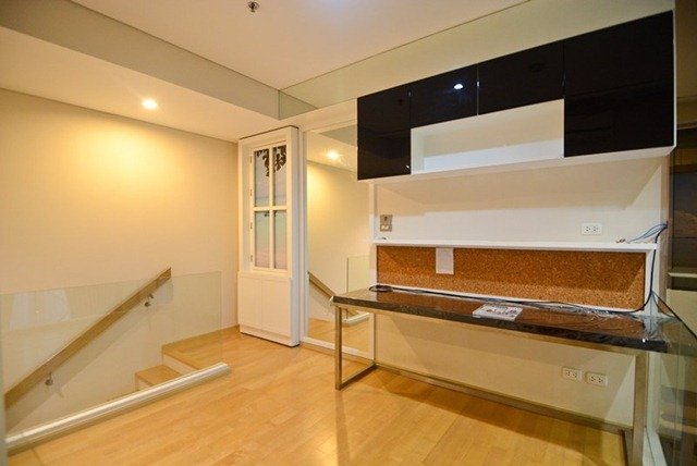Villa Asoke Condominium - Image 4