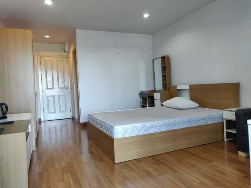Regent Home 22 - Image 1