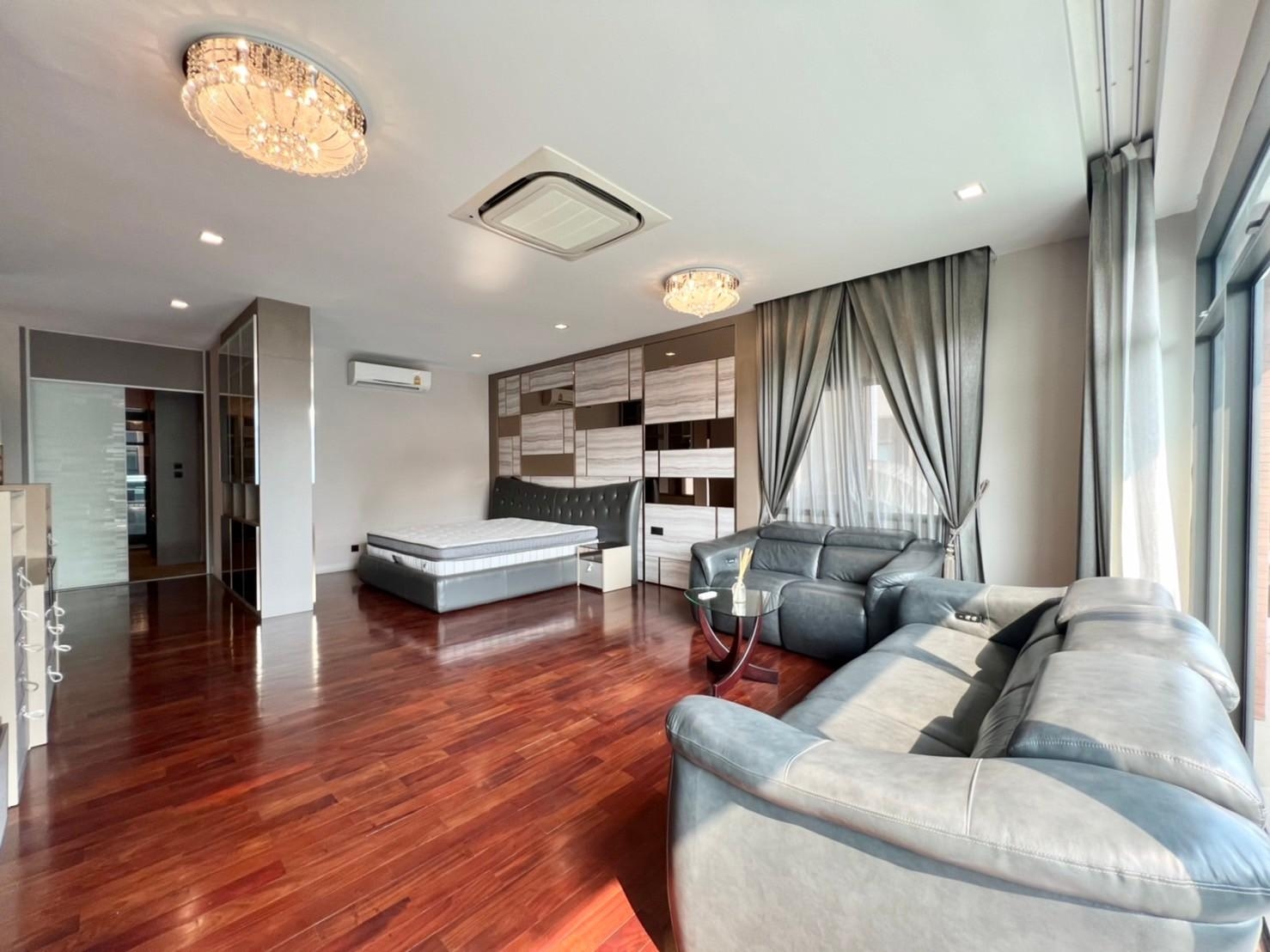 Bangkok Boulevard Rama 9 - Srinakarindra - Image 30