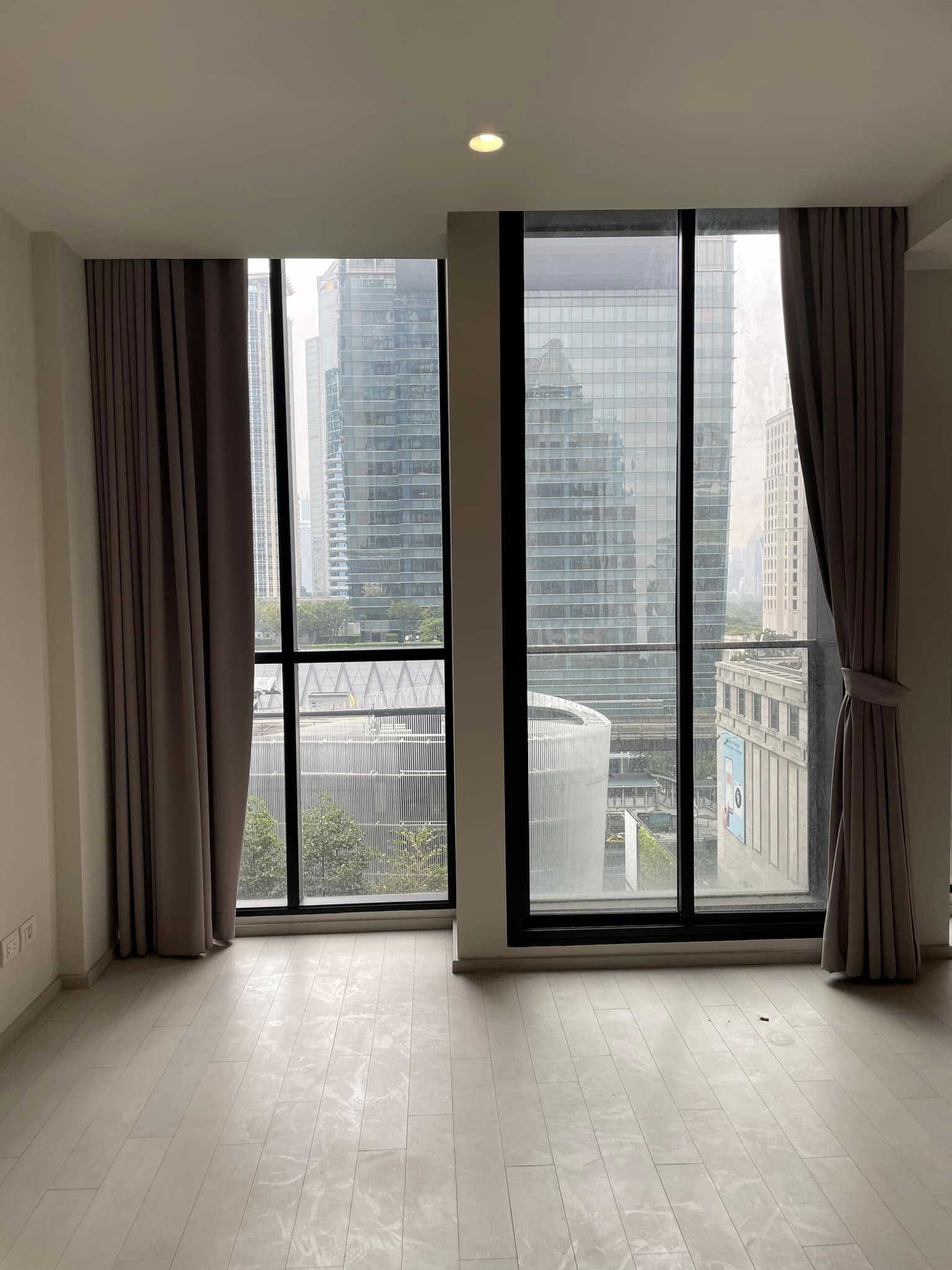 Noble Ploenchit - Image 3