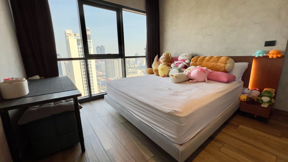 The Lofts Asok by Raimon Land - Image 1