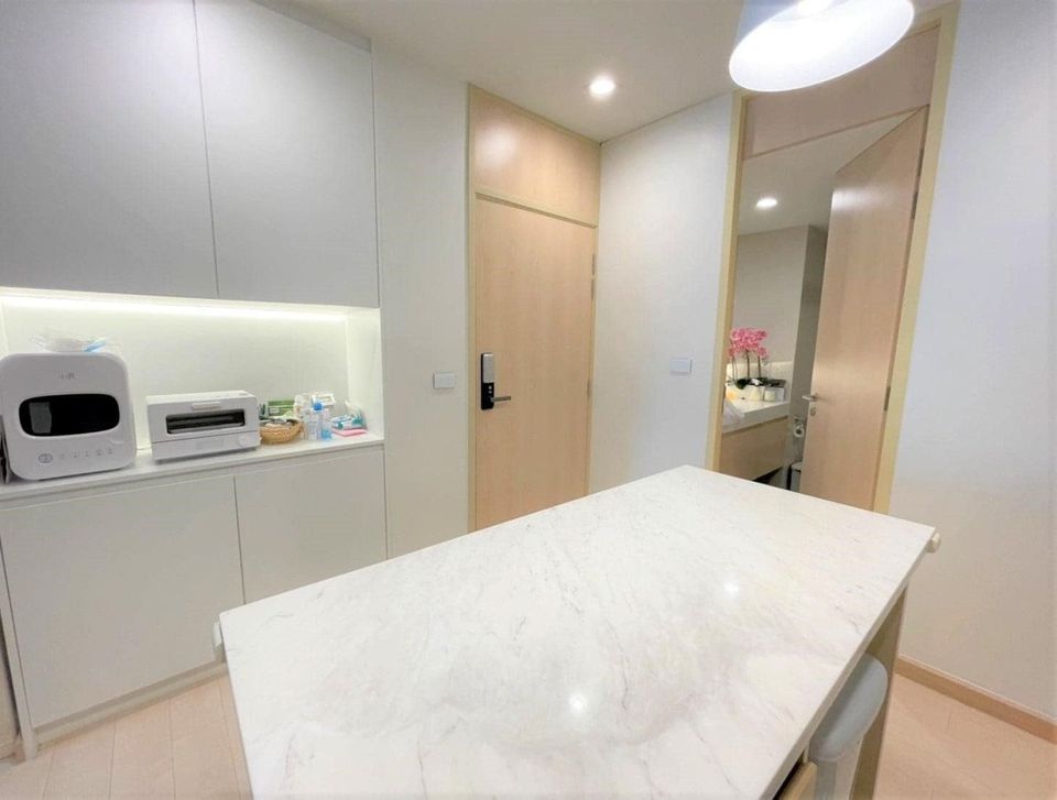 Silom Suite Condominium - Image 4
