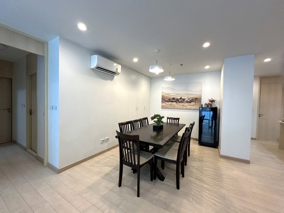Silom Suite Condominium - Image 2