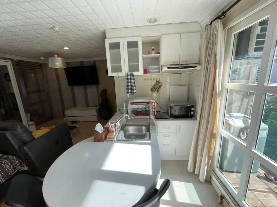 1 Bedroom Condo For Sale in Huai Khwang, Huai Khwang, Bangkok - Image 6
