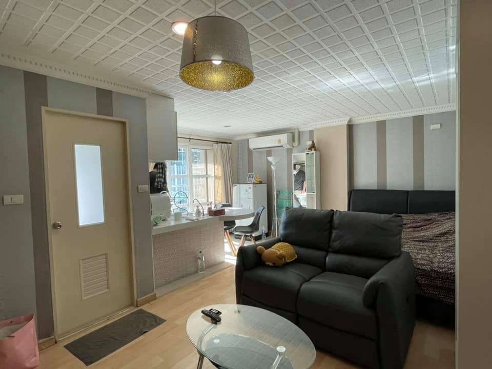 1 Bedroom Condo For Sale in Huai Khwang, Huai Khwang, Bangkok - Image 2