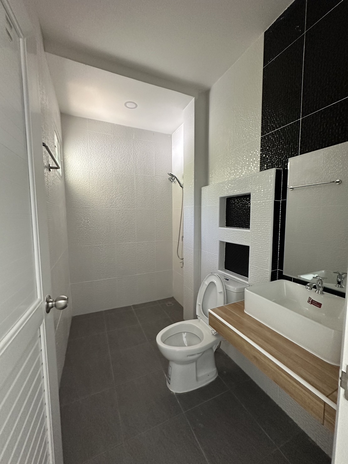 3 Bedroom House For Sale in Nam Phrae, Hang Dong, Chiang Mai - Image 11