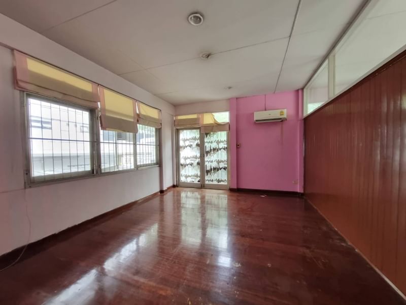 Studio House  in Khlong Tan Nuea, Vadhana, Bangkok - Image 8