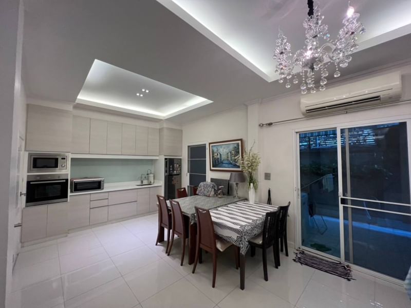 3 Bedroom Townhouse  in Khlong Tan Nuea, Vadhana, Bangkok - Image 7