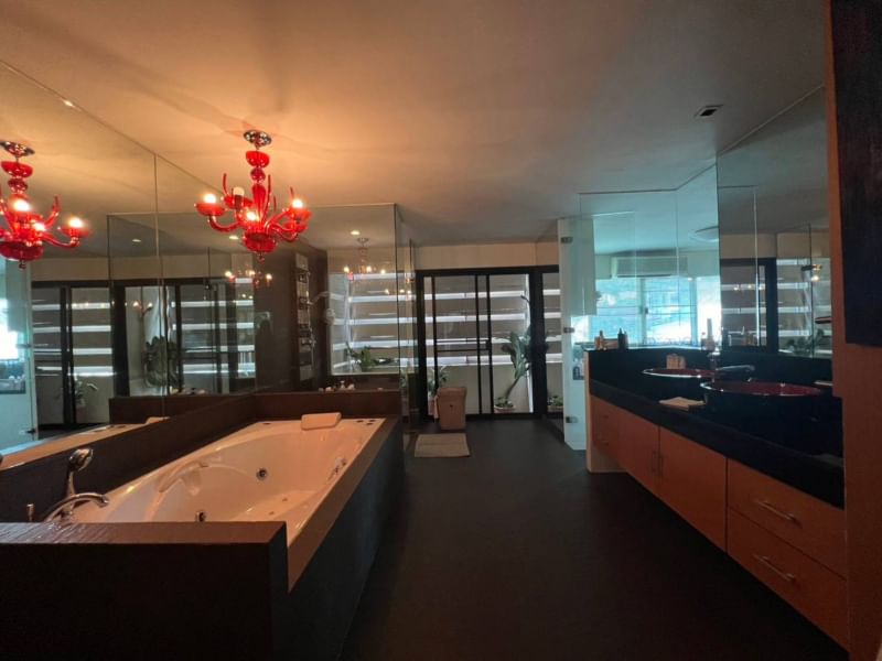 3 Bedroom Townhouse  in Khlong Tan Nuea, Vadhana, Bangkok - Image 11