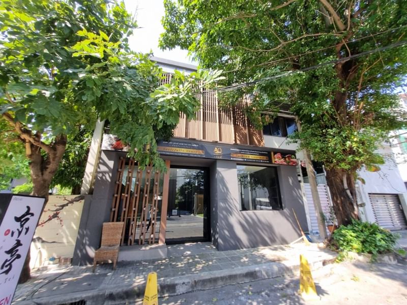  Retail Space  in Khlong Toei, Khlong Toei, Bangkok - Image 1