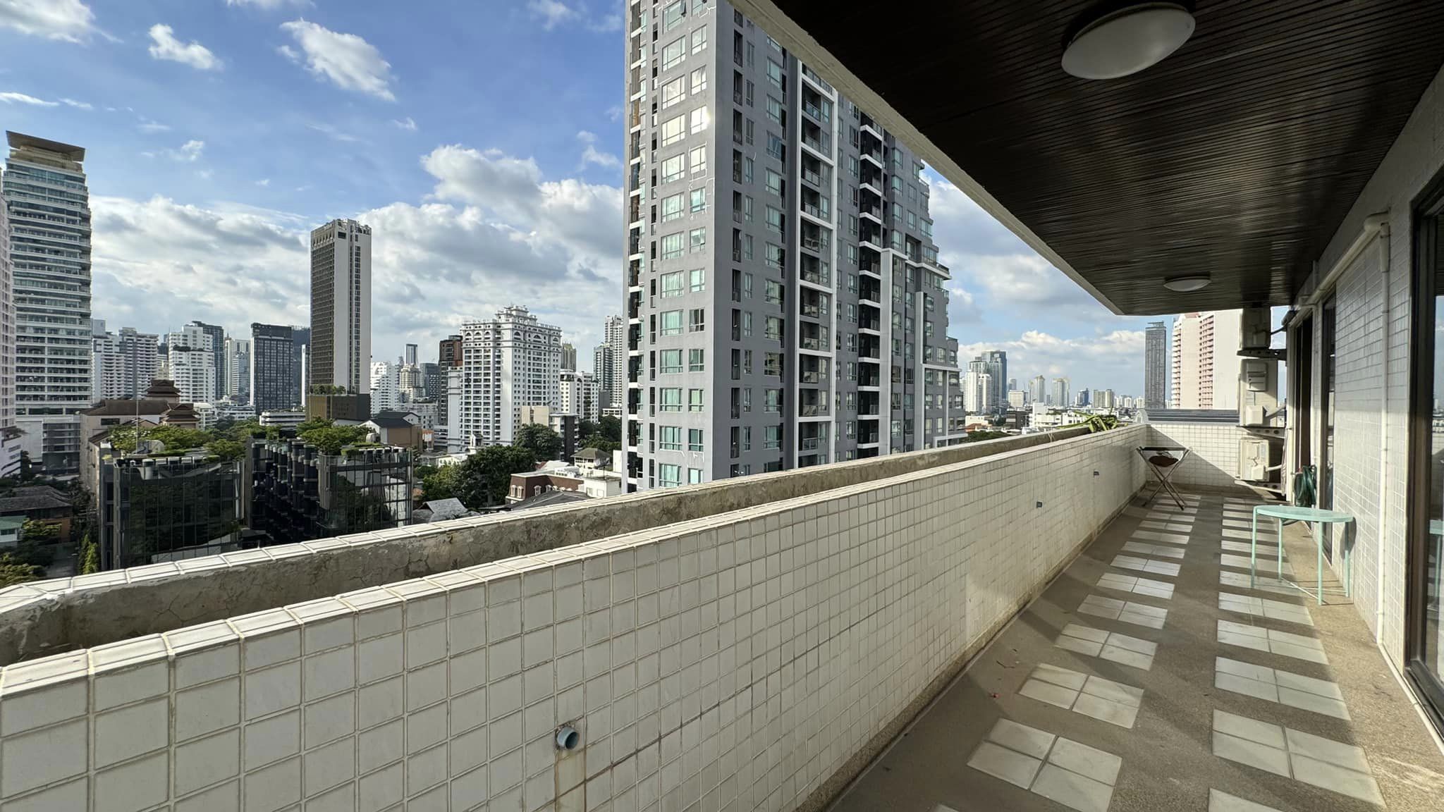 Richmond Palace Sukhumvit 43 - Image 24