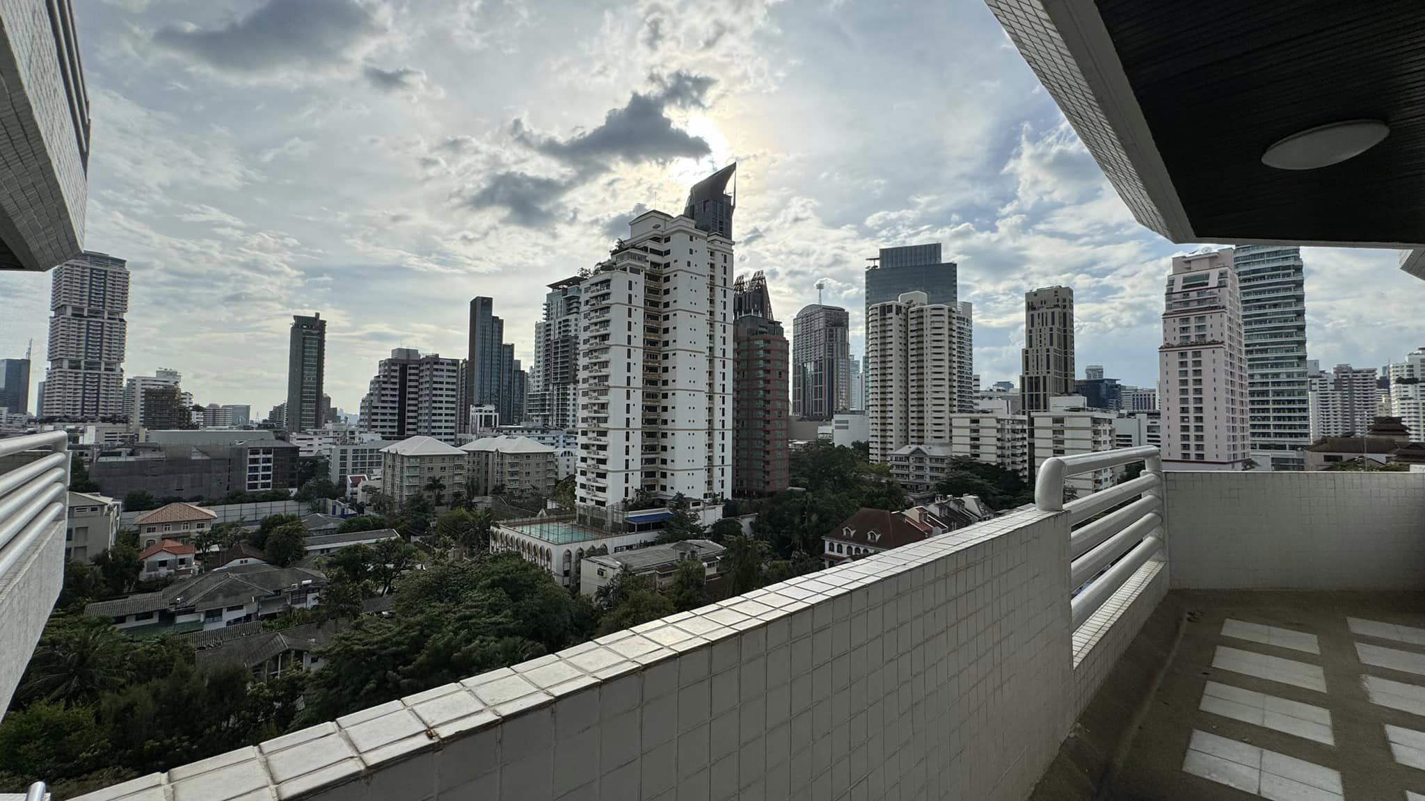 Richmond Palace Sukhumvit 43 - Image 23