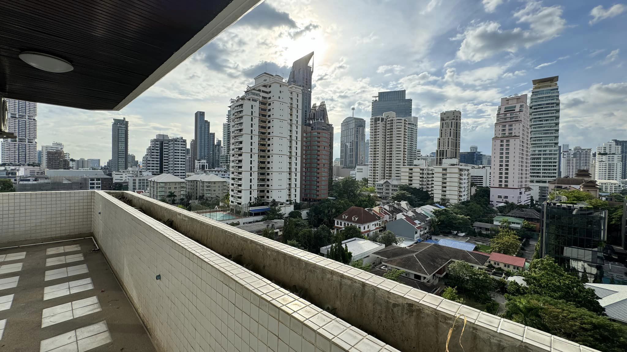 Richmond Palace Sukhumvit 43 - Image 25