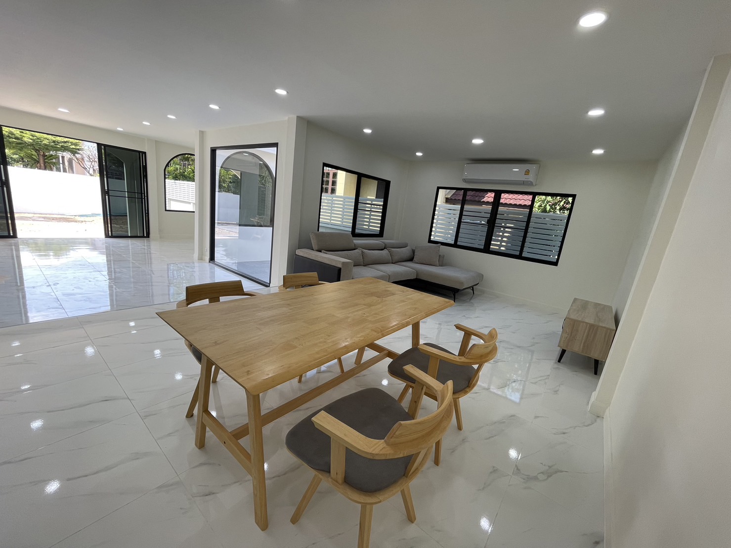4 Bedroom House For Sale in Fa Ham, Mueang Chiang Mai, Chiang Mai - Image 3