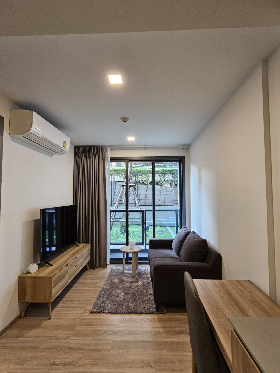 Taka Haus Ekkamai 12 - Image 1