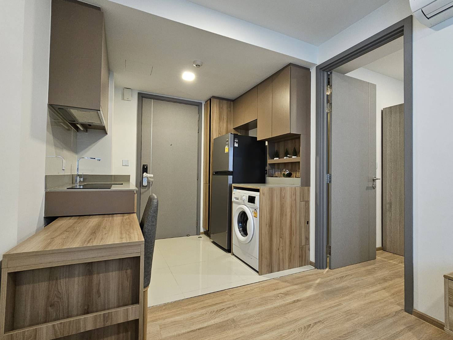 Taka Haus Ekkamai 12 - Image 11