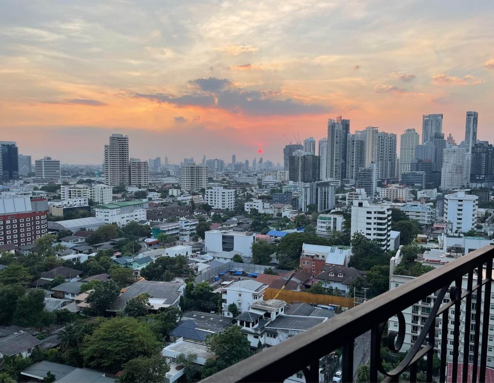 The Crest Sukhumvit 34 - Image 14