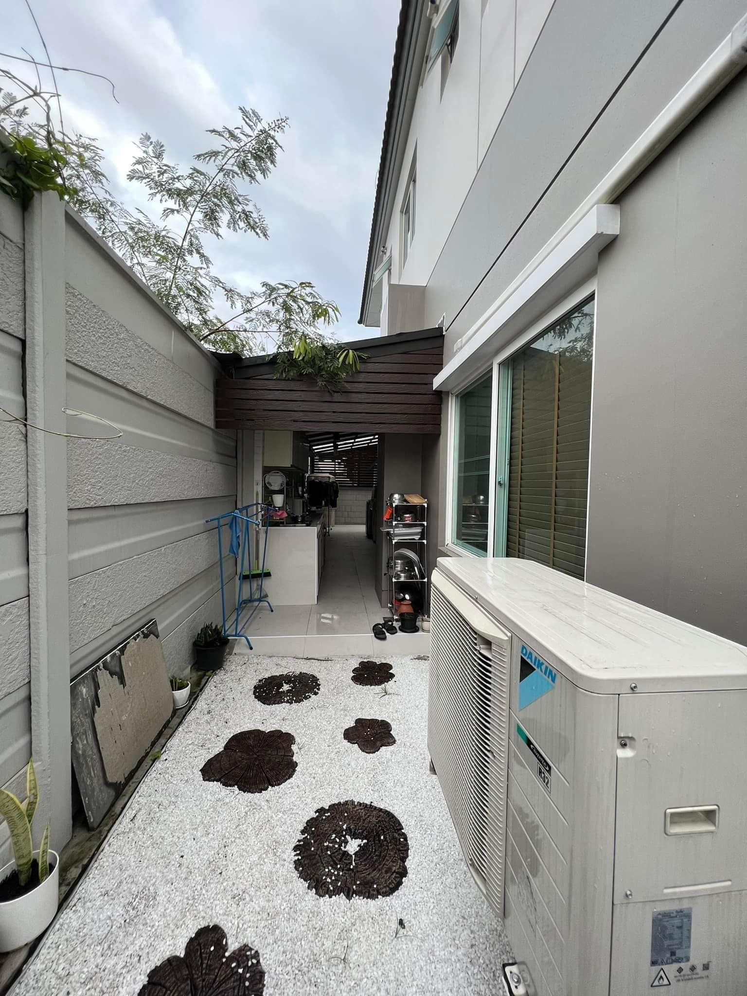 4 Bedroom House For Sale in Khlong Song Ton Nun, Lat Krabang, Bangkok - Image 21