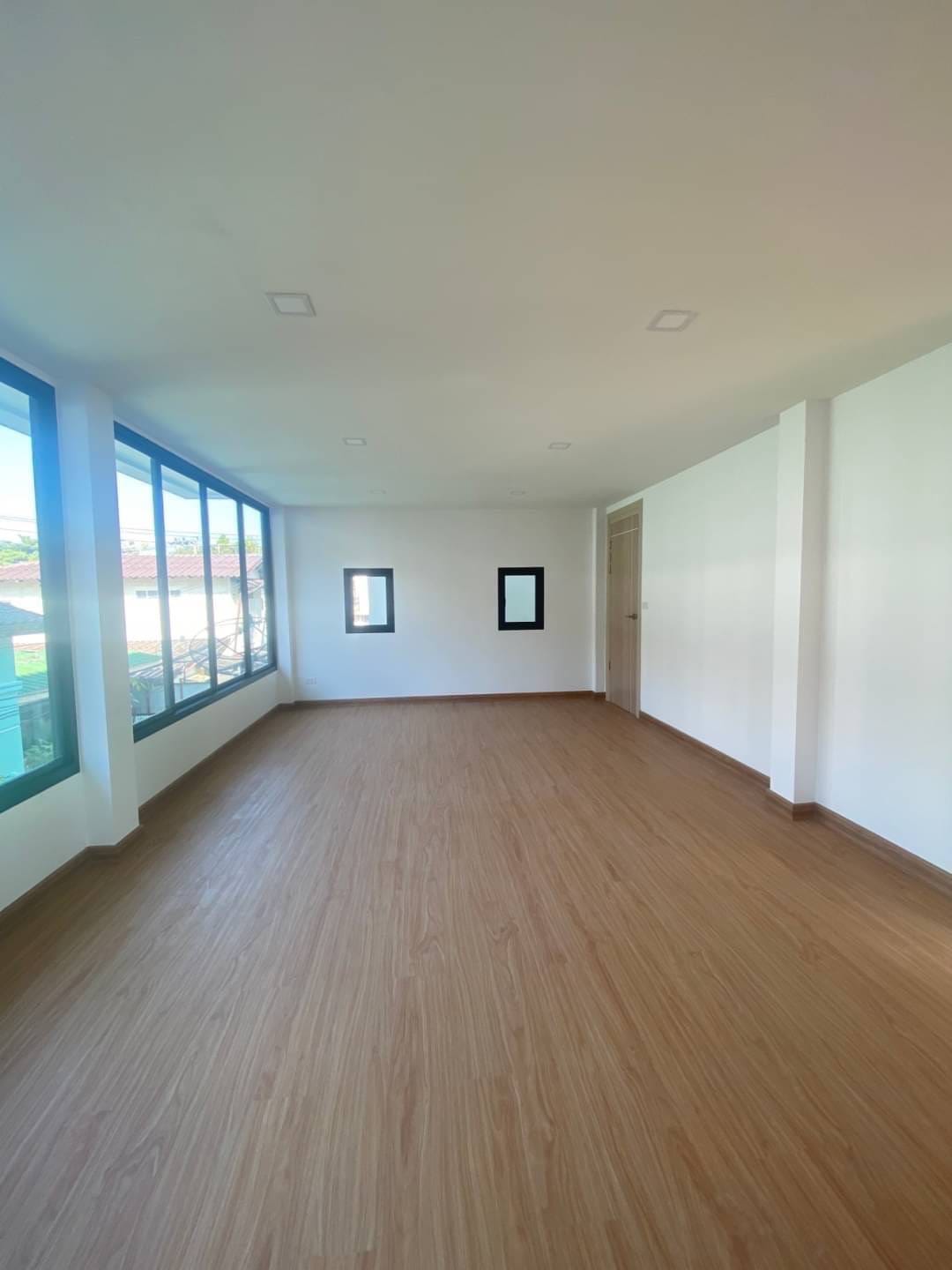 3 Bedroom House For Sale in Khlong Tan Nuea, Vadhana, Bangkok - Image 9