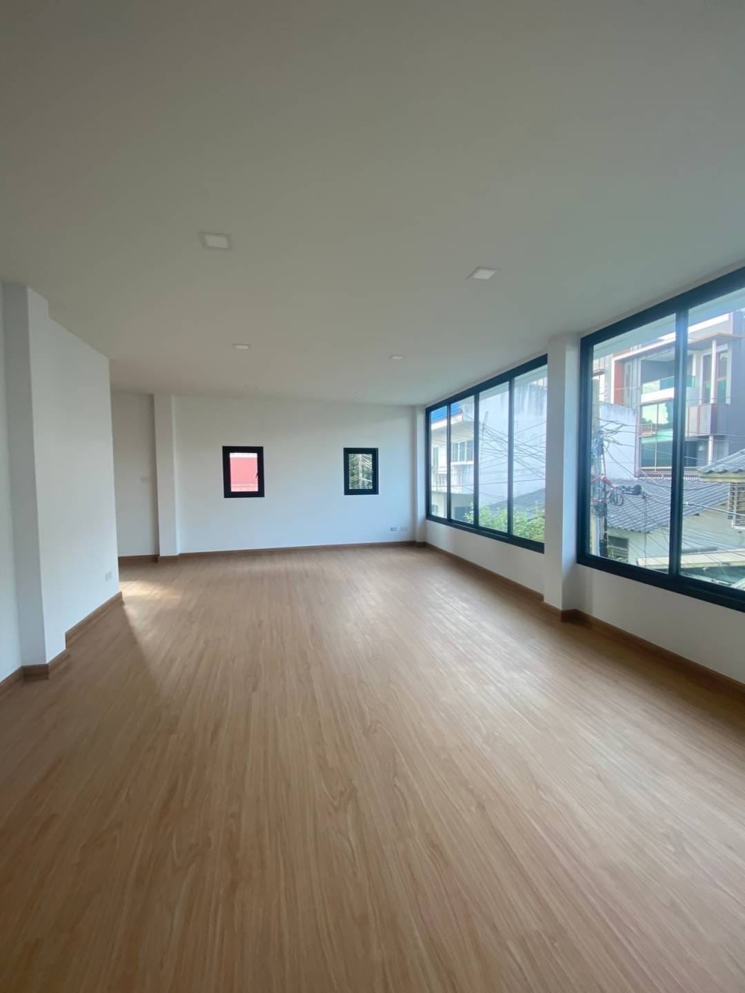 3 Bedroom House For Sale in Khlong Tan Nuea, Vadhana, Bangkok - Image 6