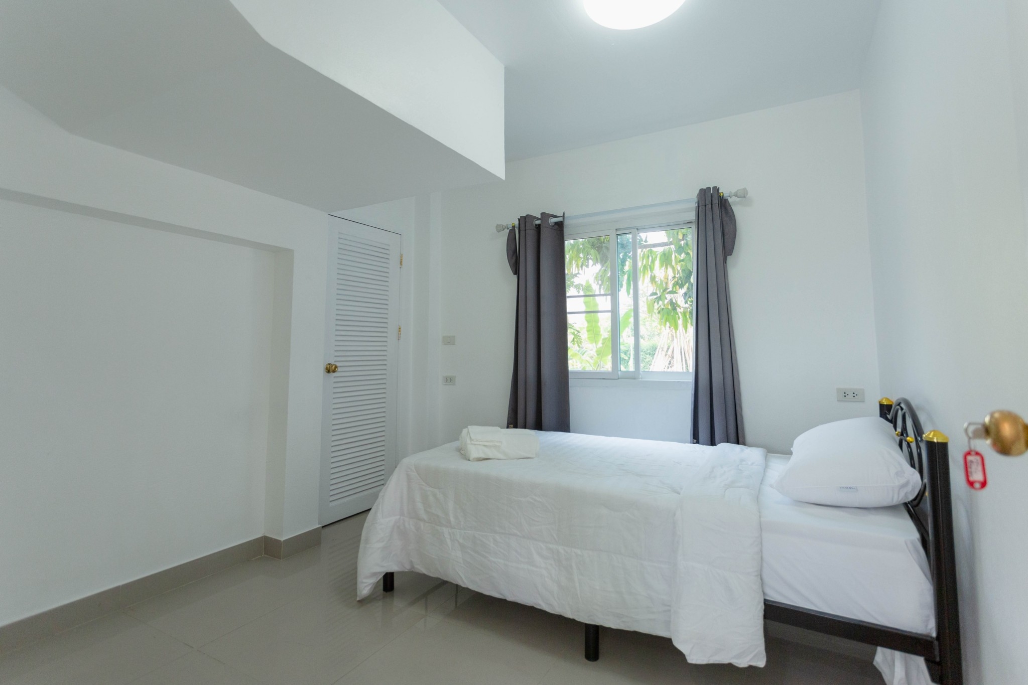 4 Bedroom House For Sale in Nam Phrae, Hang Dong, Chiang Mai - Image 16
