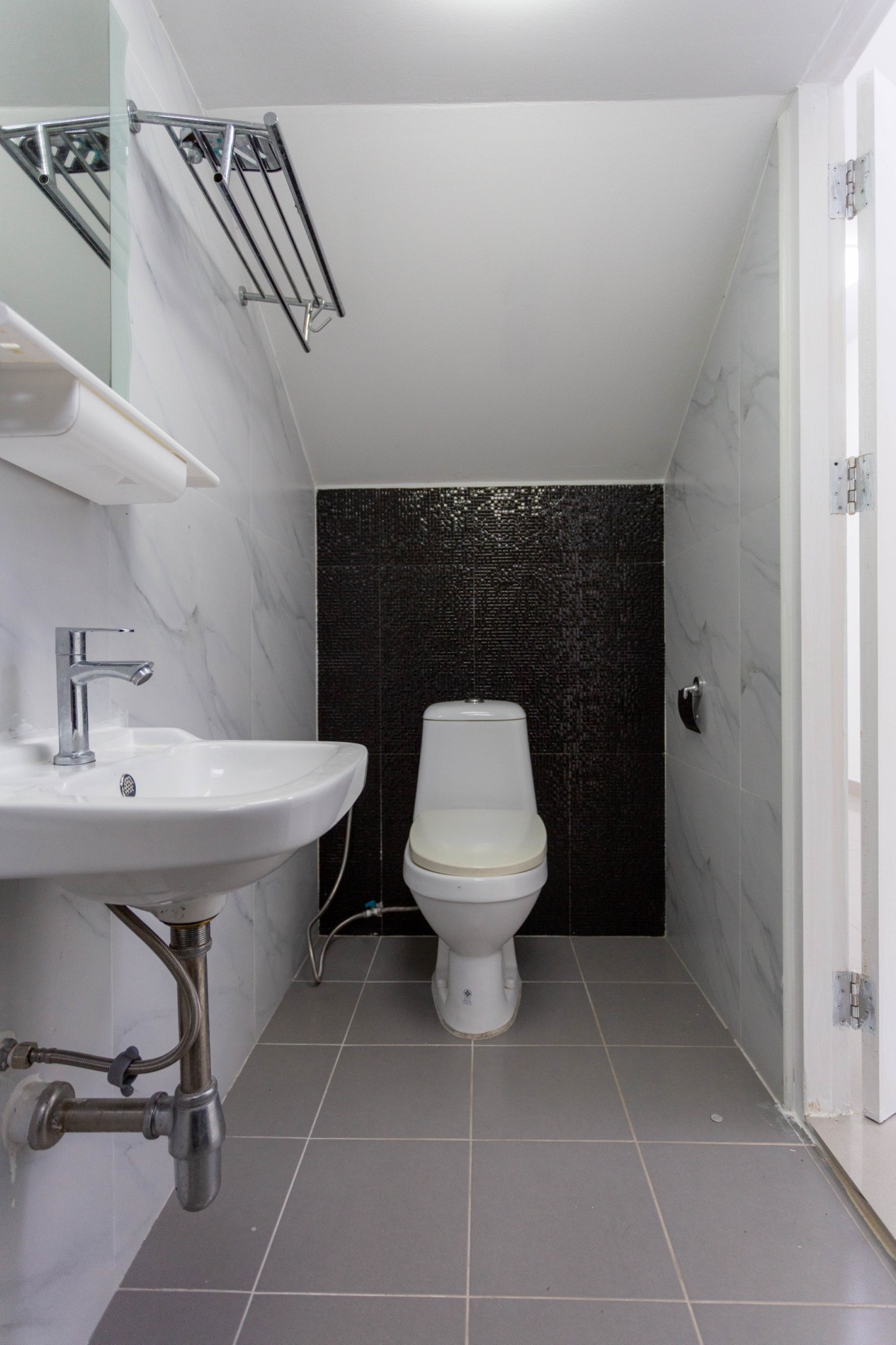 4 Bedroom House For Sale in Nam Phrae, Hang Dong, Chiang Mai - Image 12