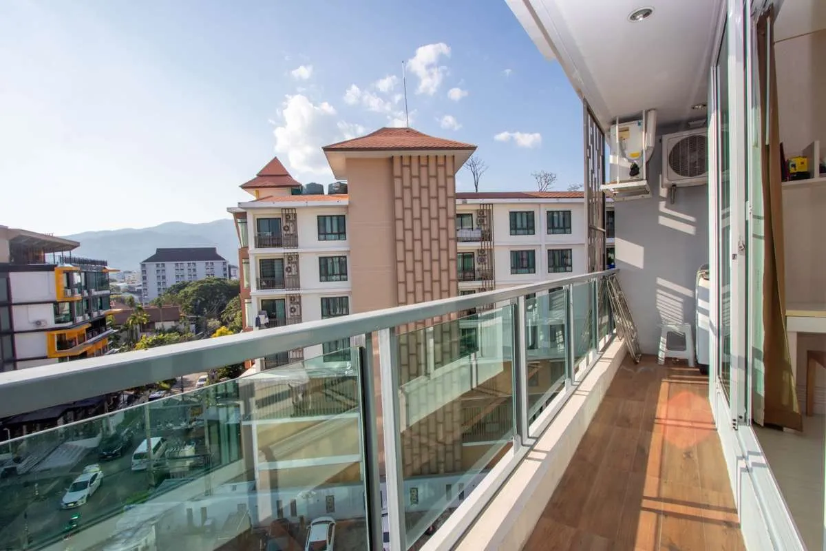 S Condo - Image 11