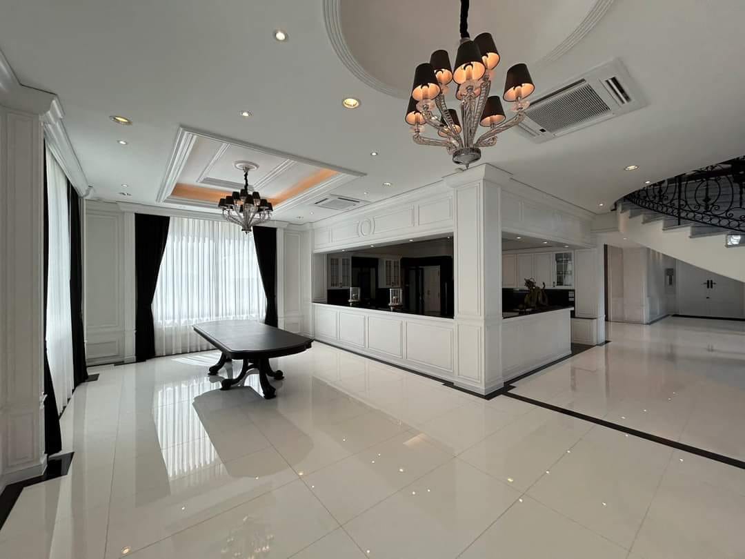 13 Bedroom House For Sale in Khlong Tan Nuea, Vadhana, Bangkok - Image 9