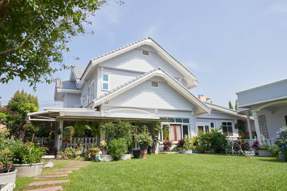 4 Bedroom House For Sale in Khlong Toei, Khlong Toei, Bangkok - Image 1