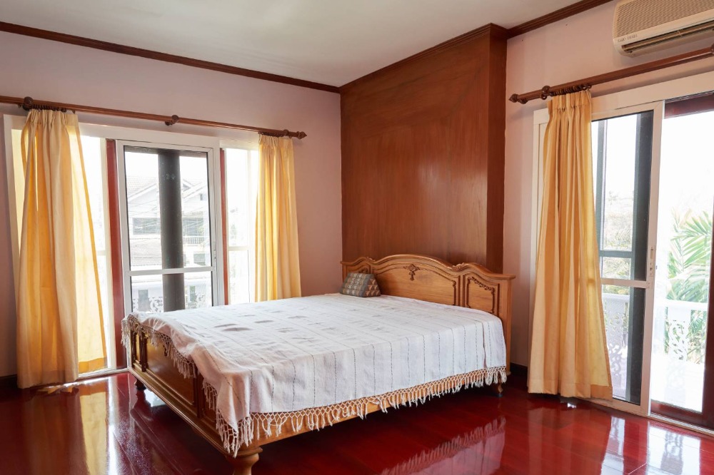 4 Bedroom House For Sale in Khlong Toei, Khlong Toei, Bangkok - Image 6
