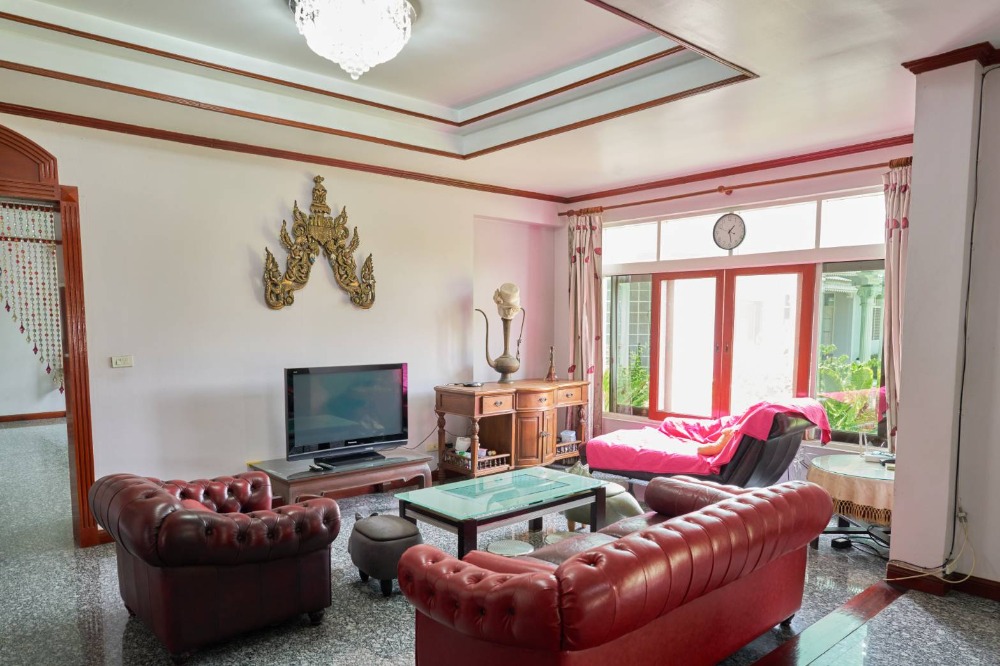4 Bedroom House For Sale in Khlong Toei, Khlong Toei, Bangkok - Image 3