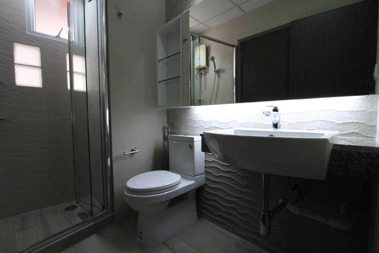 2 Bedroom Condo For Rent in Thanon Phaya Thai, Ratchathewi, Bangkok - Image 4