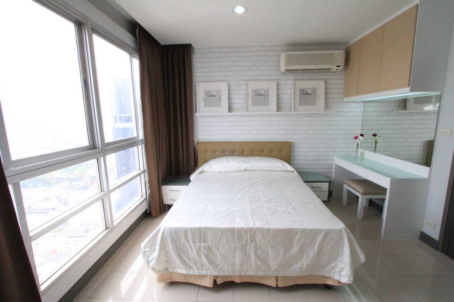 2 Bedroom Condo For Rent in Thanon Phaya Thai, Ratchathewi, Bangkok - Image 2