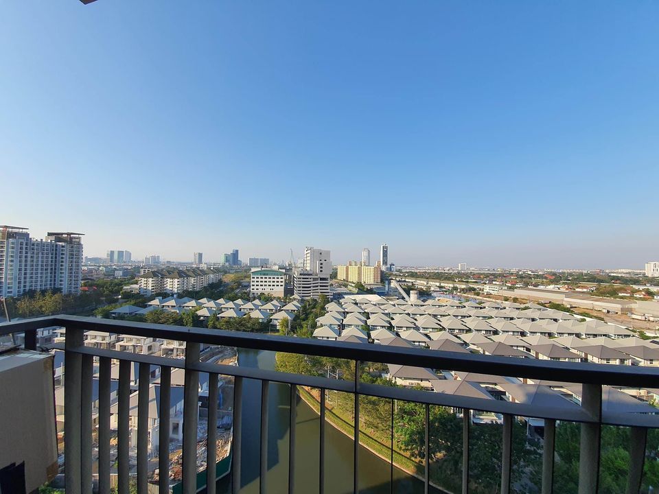 The Parkland Srinakarin Lakeside - Image 6