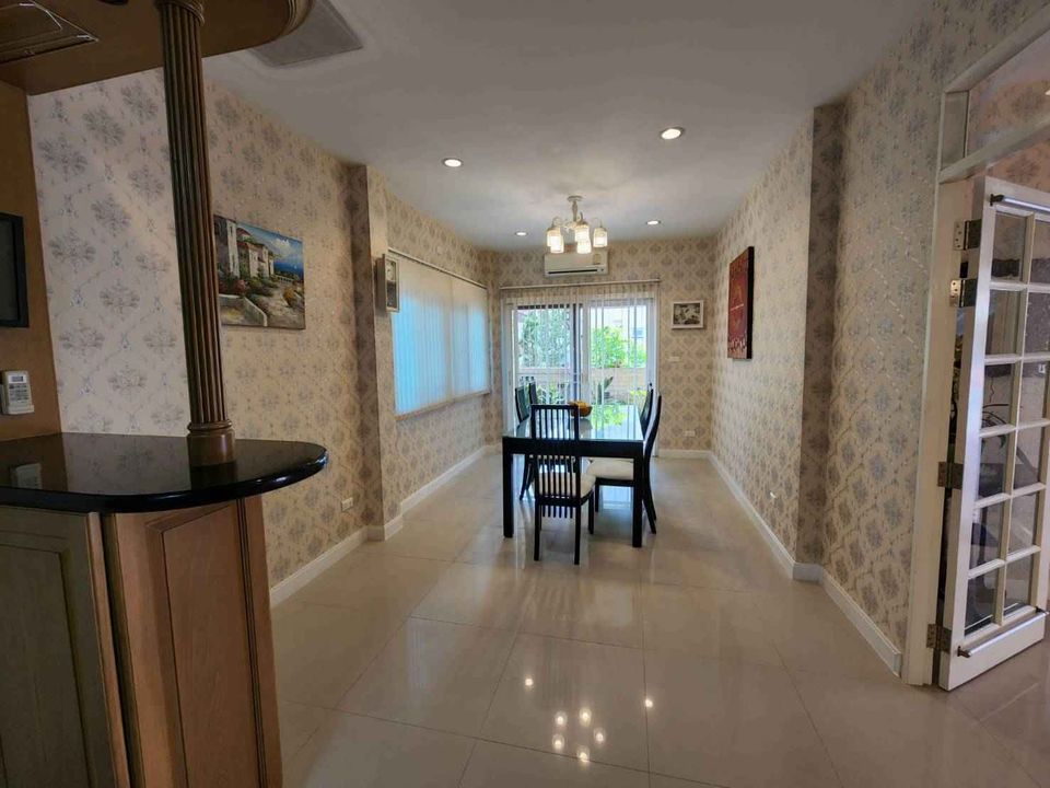 Palm Springs Country Home - Image 13