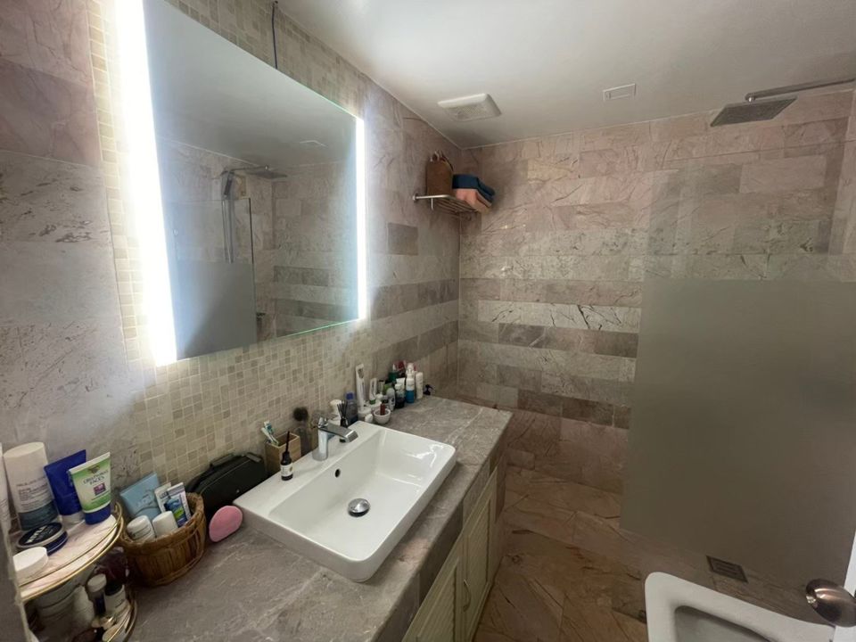 Sukhumvit Suite - Image 12