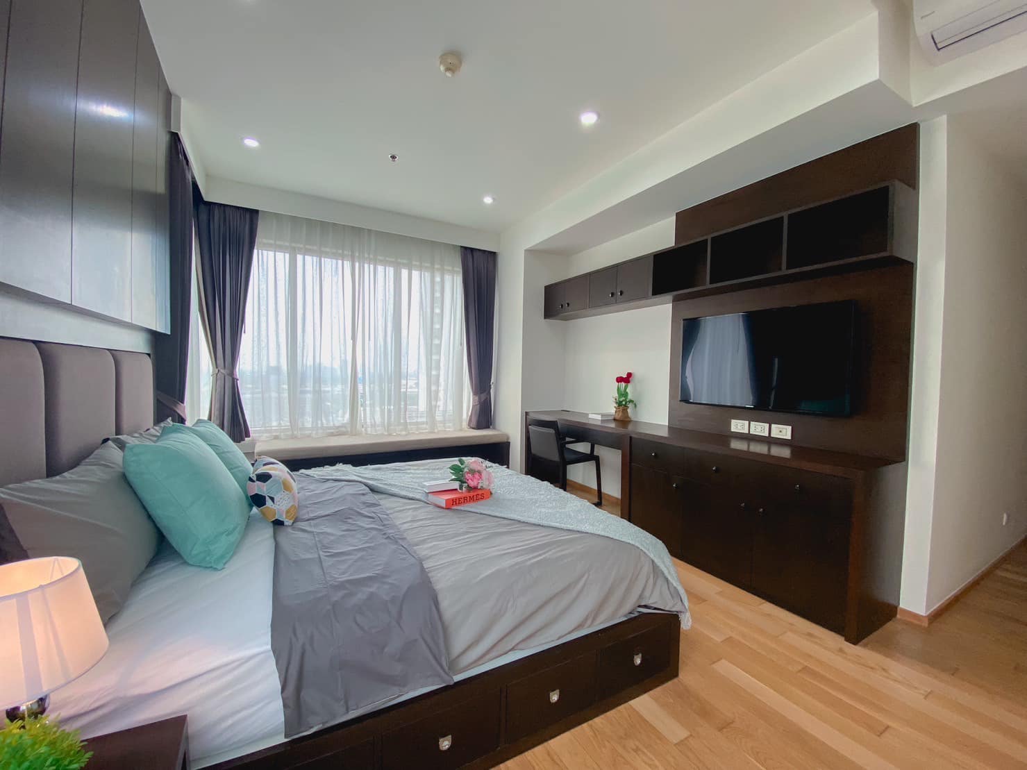 The Emporio Place - Image 8