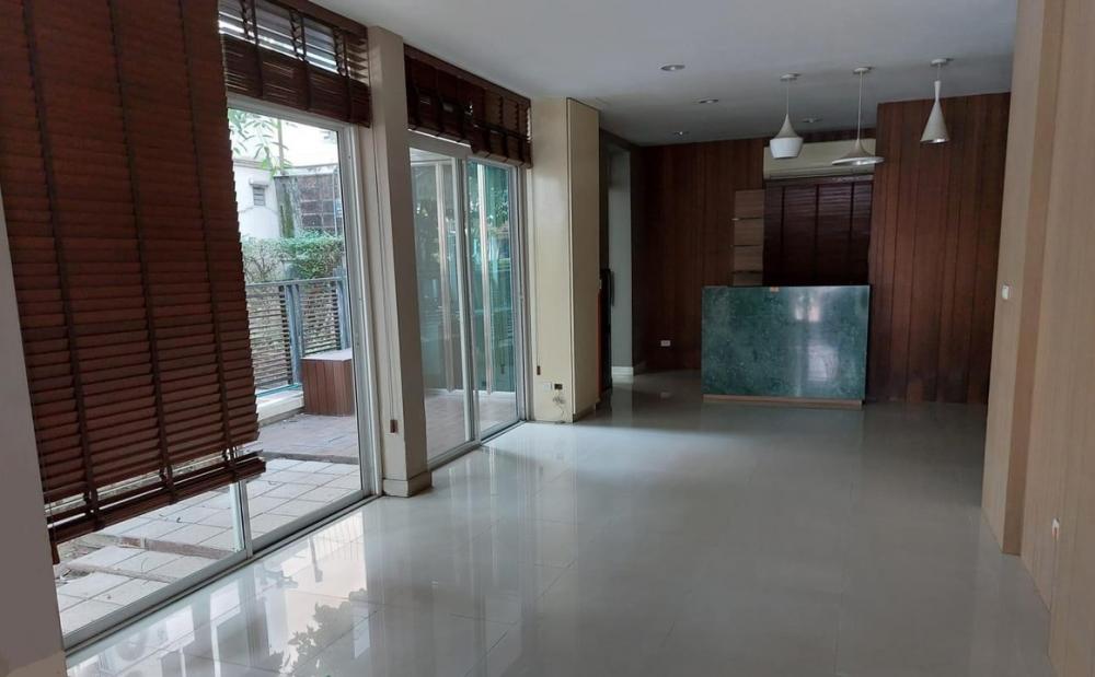 3 Bedroom Townhouse For Sale in Yan Nawa, Sathon, Bangkok - Image 7