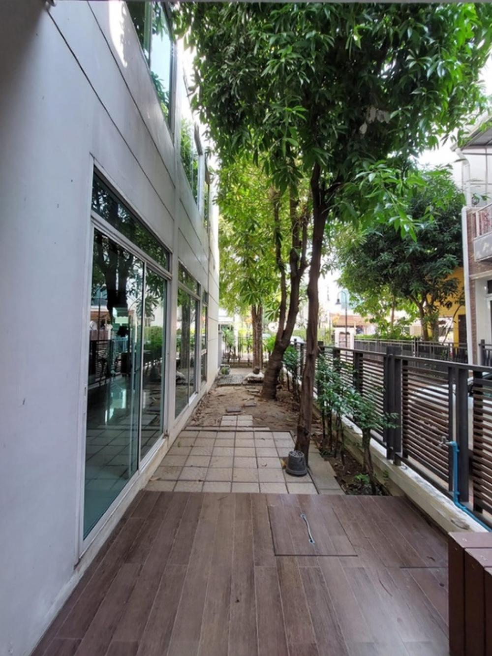 3 Bedroom Townhouse For Sale in Yan Nawa, Sathon, Bangkok - Image 18