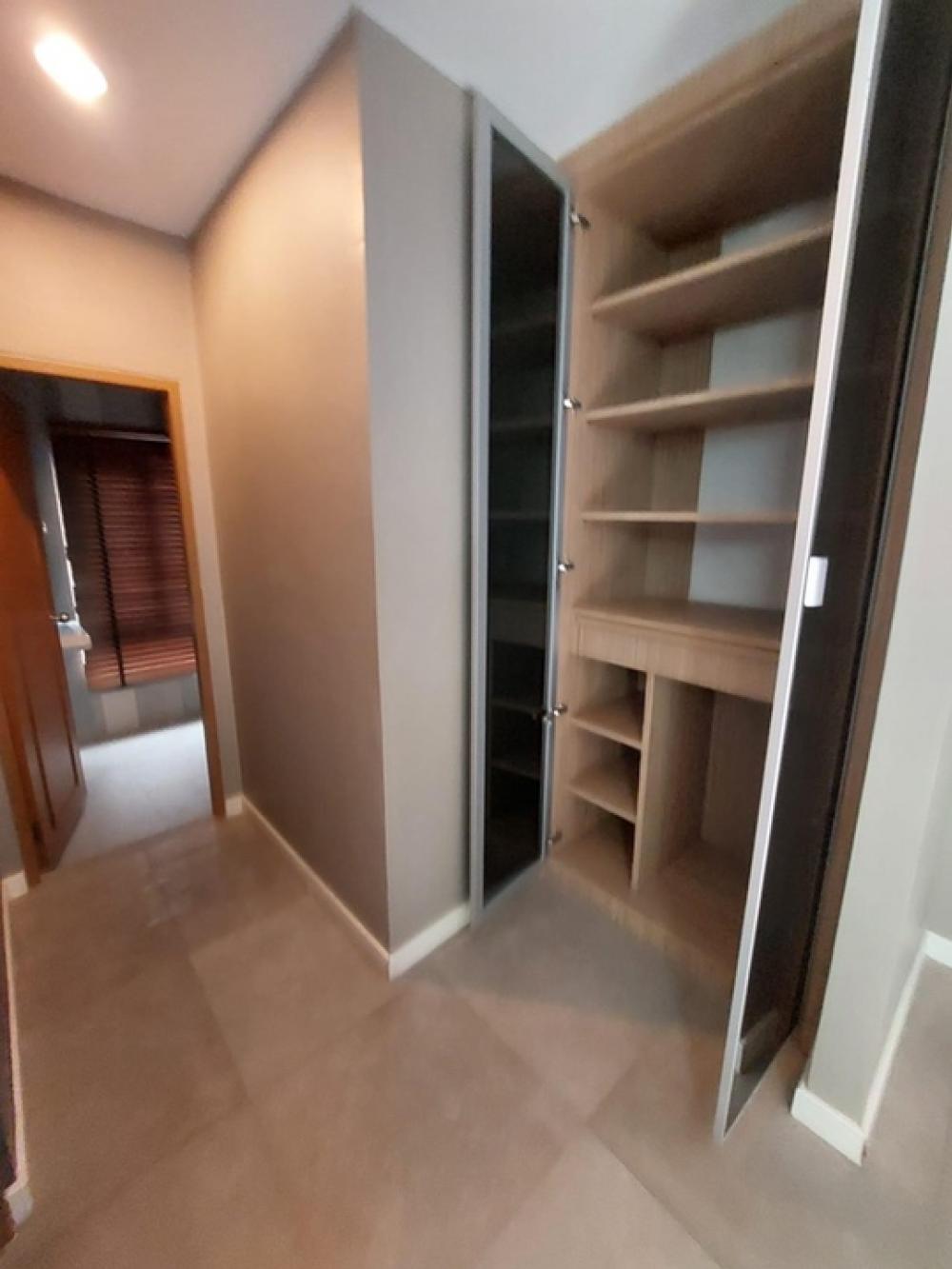 3 Bedroom Townhouse For Sale in Yan Nawa, Sathon, Bangkok - Image 12