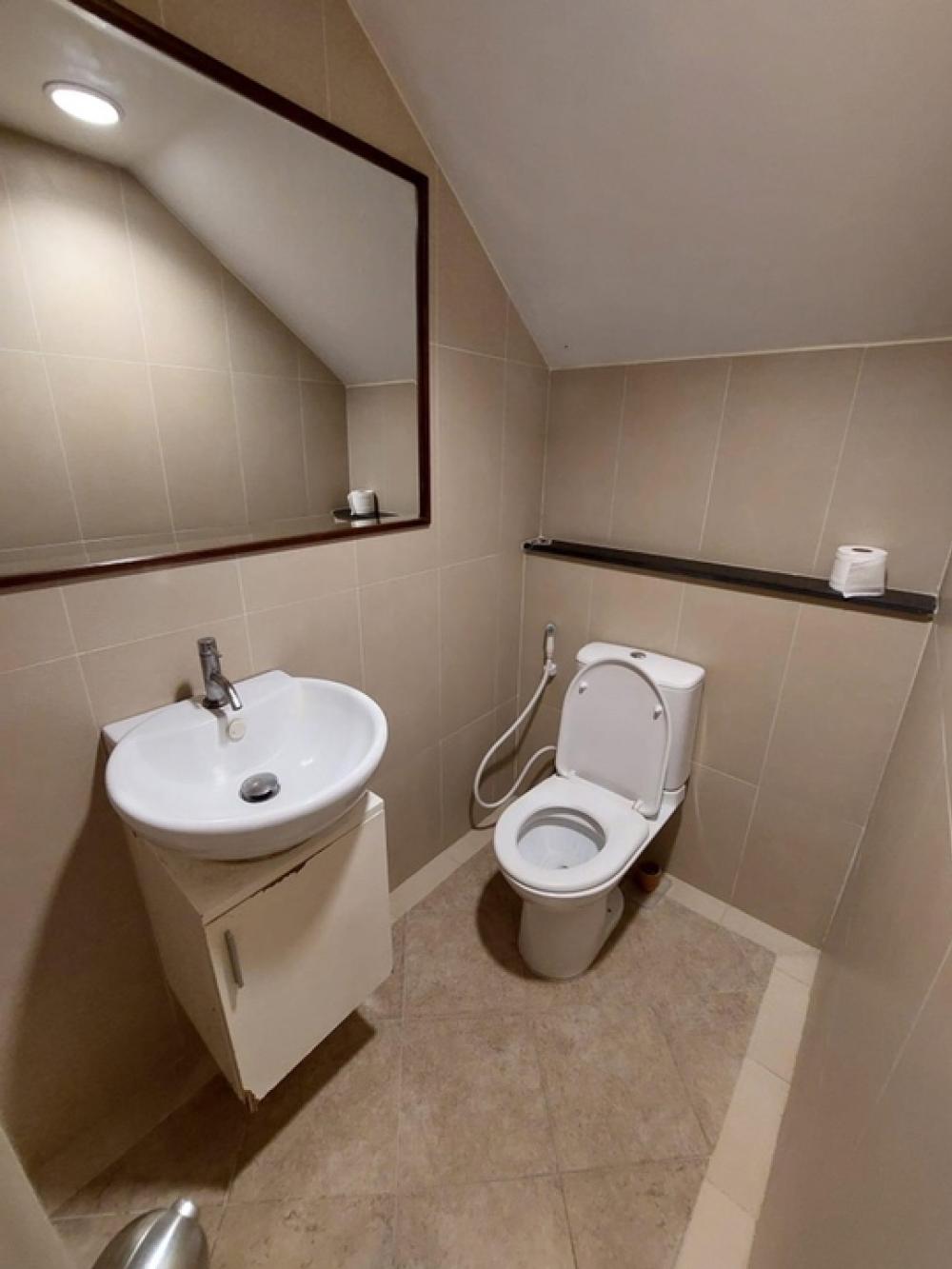 3 Bedroom Townhouse For Sale in Yan Nawa, Sathon, Bangkok - Image 10
